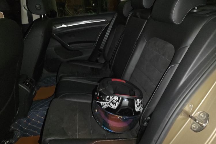 Used Volkswagen Golf 2020 Zhiai Edition 280TSI DSG Luxury Model Left Rear Seat