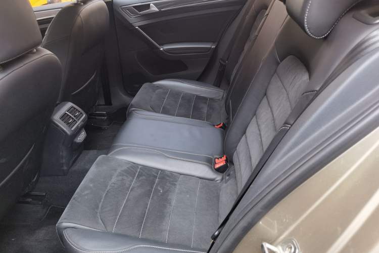 Used Volkswagen Golf 2020 Zhiai Edition 280TSI DSG Luxury Model Left Rear Seat