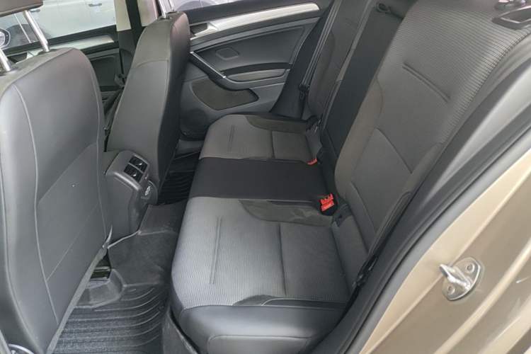 Used Volkswagen Golf 2020 Zhiai Edition 280TSI DSG Comfort Model Left Rear Seat