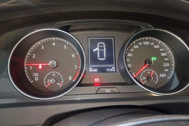 Used Volkswagen Golf 2020 200TSI DSG Comfortable and Ambitious Edition Odometer Close Up