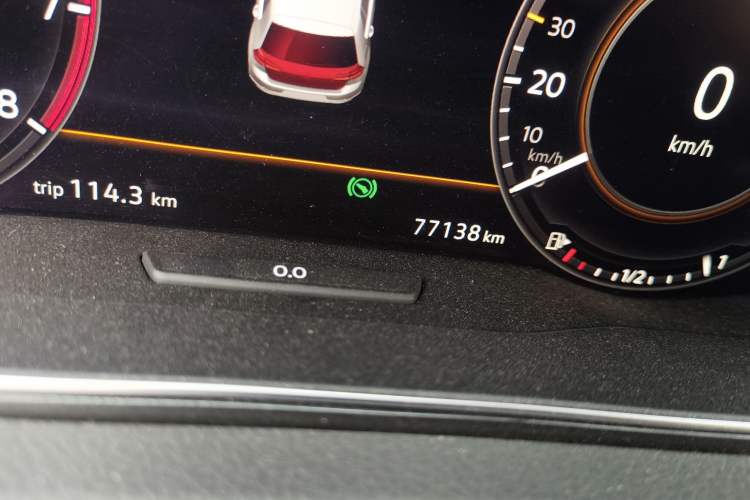Used Volkswagen Golf 2020 Zhiai Edition 280TSI DSG Luxury Model Odometer Close Up