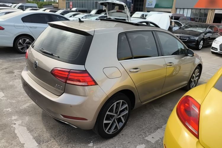 Used Volkswagen Golf 2020 200TSI DSG Comfortable and Ambitious Edition Rear Right 45 Deg