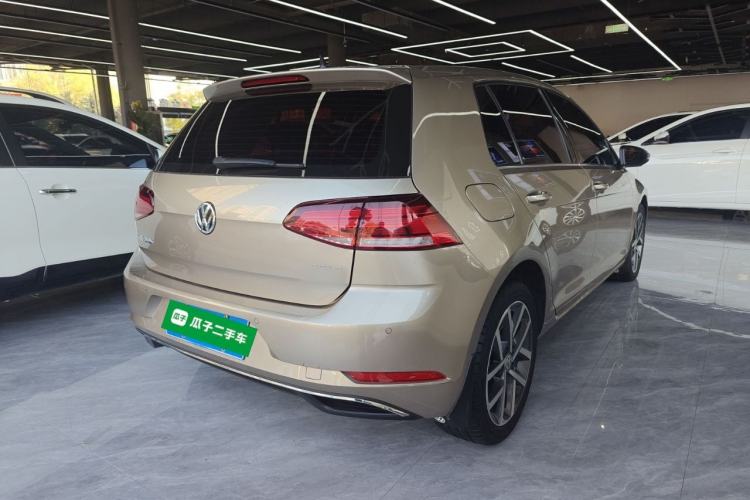 Used Volkswagen Golf 2020 200TSI DSG Comfortable and Ambitious Edition Rear Right 45 Deg