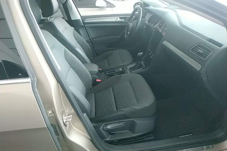 Used Volkswagen Golf 2020 Zhiai Edition 280TSI DSG Comfort Model Right Front Seat