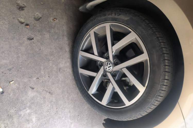 Used Volkswagen Golf 2020 280TSI DSG Comfort Version Right Front Wheel Hub