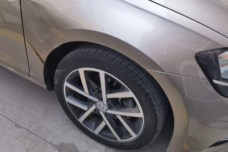 Used Volkswagen Golf 2020 Zhiai Edition 280TSI DSG Luxury Model Right Front Wheel Hub