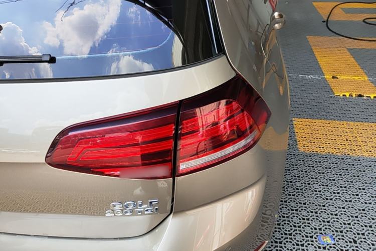 Used Volkswagen Golf 2020 Zhiai Edition 280TSI DSG Comfort Model Right Rear Taillight