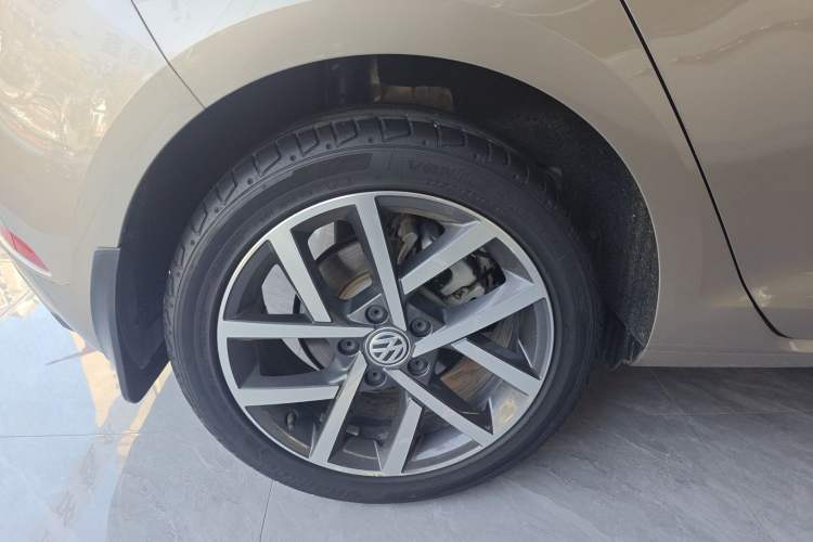 Used Volkswagen Golf 2020 200TSI DSG Comfortable and Ambitious Edition Right Rear Wheel Hub