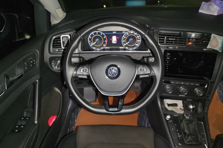 Used Volkswagen Golf 2020 Zhiai Edition 280TSI DSG Luxury Model Steering Wheel