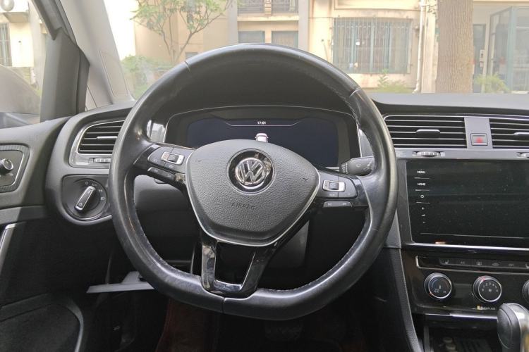 Used Volkswagen Golf 2020 280TSI DSG Luxury Edition Steering Wheel