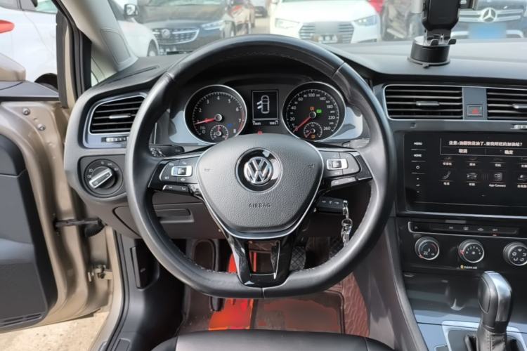 Used Volkswagen Golf 2020 200TSI DSG Comfortable and Ambitious Edition Steering Wheel