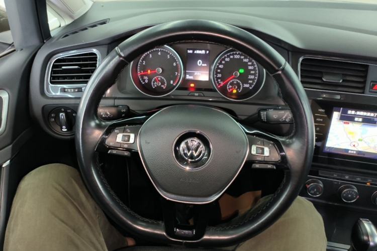 Used Volkswagen Golf 2020 Zhiai Edition 280TSI DSG Comfort Model Steering Wheel