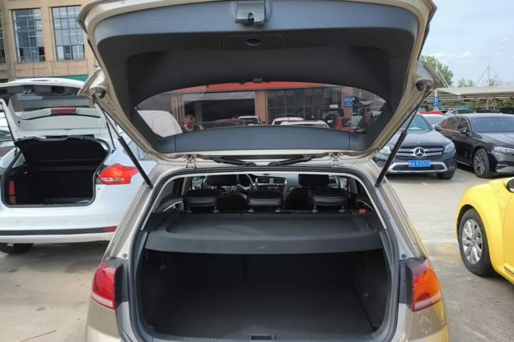 Used Volkswagen Golf 2020 200TSI DSG Comfortable and Ambitious Edition Trunk