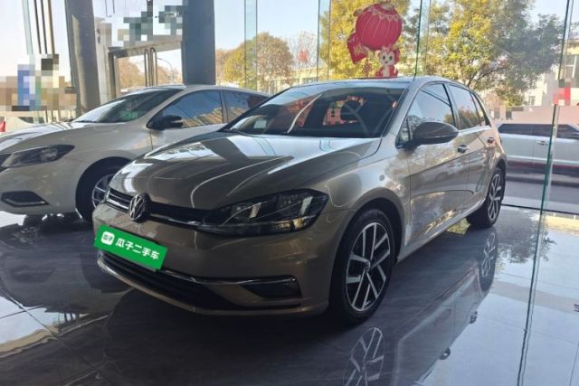 Ojetý Volkswagen Golf 2020 200TSI DSG Comfortable and Ambitious Edition