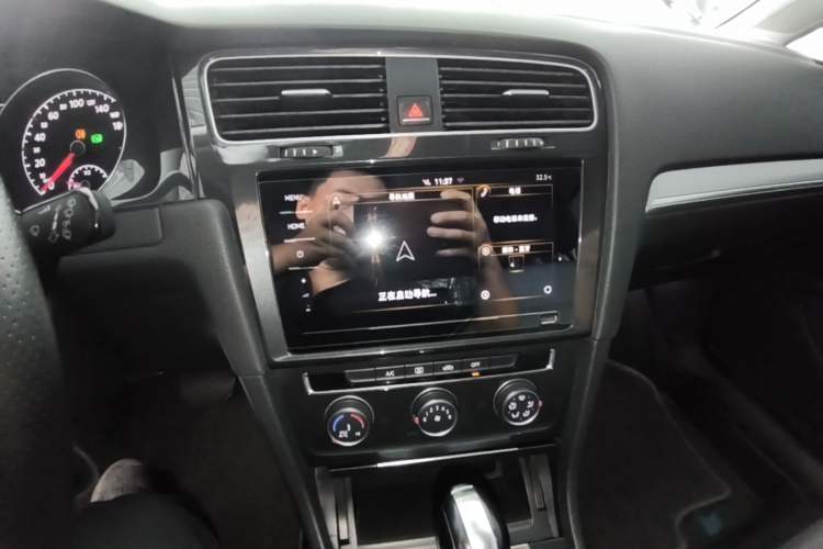 Used Volkswagen Golf 2020 Zhiai Edition 280TSI DSG Comfort Model Audio And AC Panel