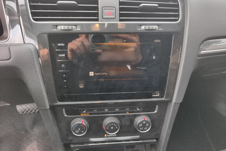 Used Volkswagen Golf 2020 280TSI DSG Luxury Edition Audio And AC Panel