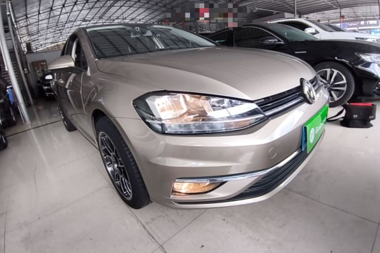 Used Volkswagen Golf 2020 Zhiai Edition 280TSI DSG Comfort Model Front Right 45 Deg