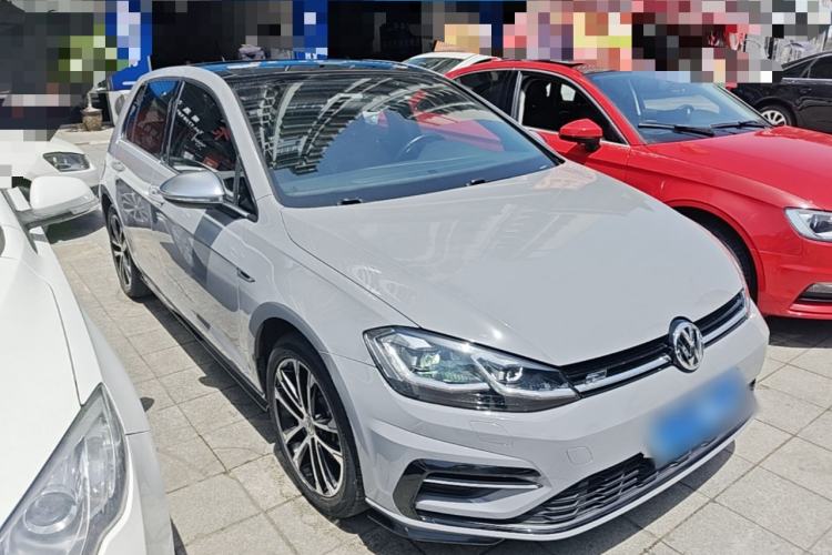 Used Volkswagen Golf 2020 280TSI DSG R-Line Version Front Right 45 Deg