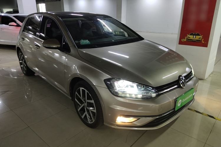 Used Volkswagen Golf 2020 280TSI DSG Comfort Version Front Right 45 Deg