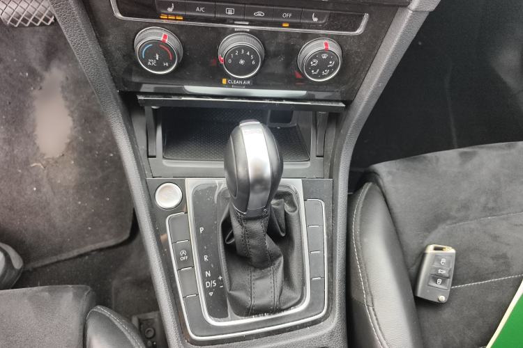 Used Volkswagen Golf 2020 280TSI DSG Luxury Edition Gear Lever