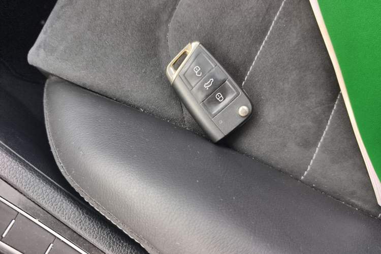 Used Volkswagen Golf 2020 280TSI DSG Luxury Edition Interior 1