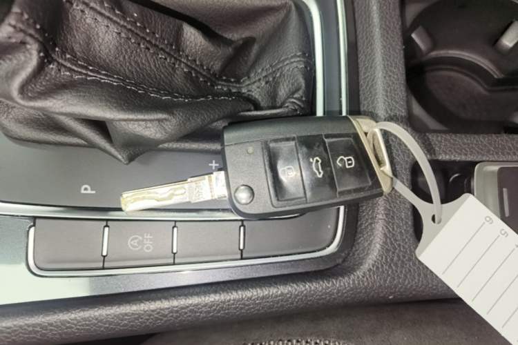 Used Volkswagen Golf 2020 280TSI DSG Comfort Version Interior 1