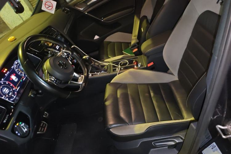 Used Volkswagen Golf 2020 Charming Edition 280TSI DSG R-Line Left Front Seat