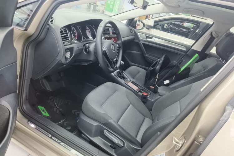 Used Volkswagen Golf 2020 280TSI DSG Comfort Version Left Front Seat