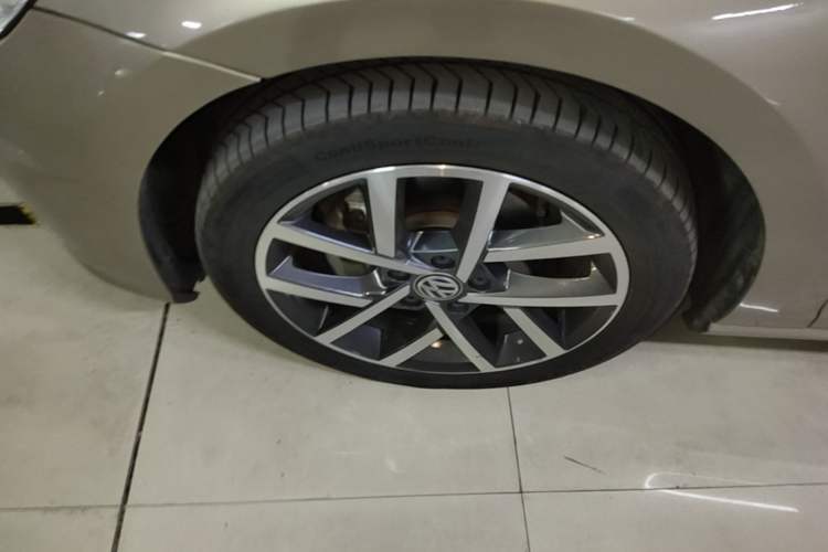 Used Volkswagen Golf 2020 280TSI DSG Comfort Version Left Front Wheel Hub