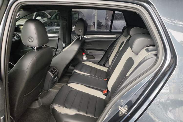 Used Volkswagen Golf 2020 Charming Edition 280TSI DSG R-Line Left Rear Seat