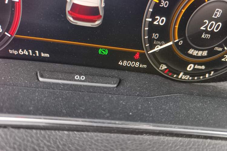 Used Volkswagen Golf 2020 280TSI DSG Luxury Edition Odometer Close Up