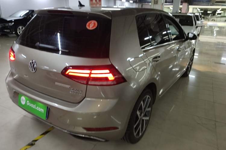 Used Volkswagen Golf 2020 280TSI DSG Comfort Version Rear Right 45 Deg