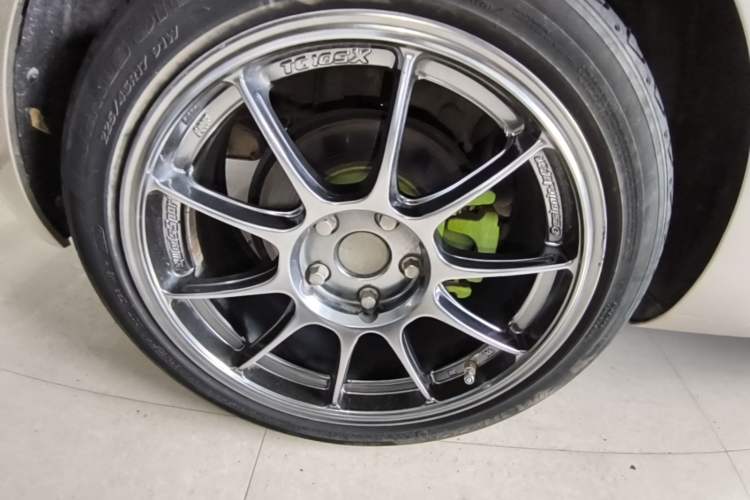 Used Volkswagen Golf 2020 Zhiai Edition 280TSI DSG Comfort Model Right Rear Wheel Hub