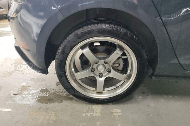 Used Volkswagen Golf 2020 Charming Edition 280TSI DSG R-Line Right Rear Wheel Hub