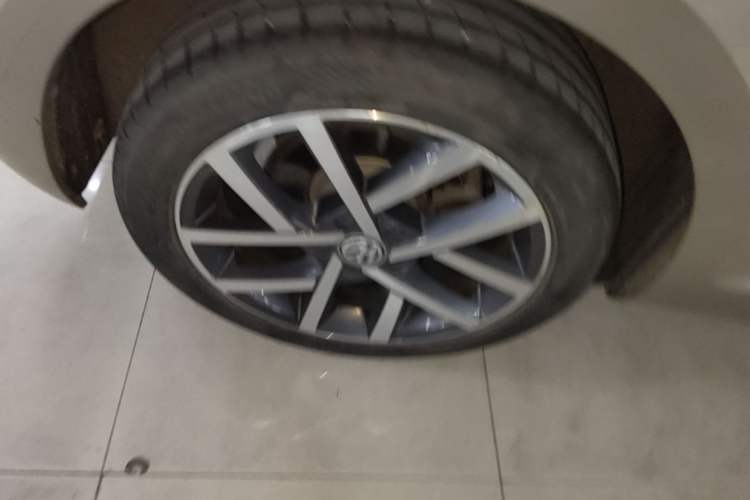 Used Volkswagen Golf 2020 280TSI DSG Comfort Version Right Rear Wheel Hub