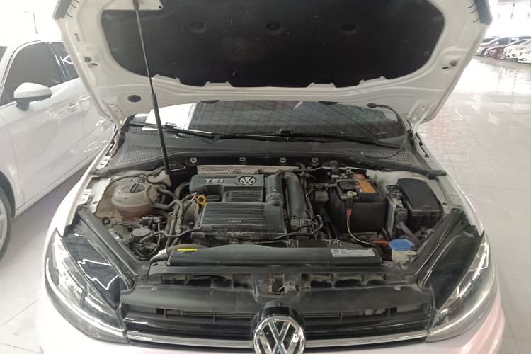 Used Volkswagen Golf 2020 280TSI DSG Comfort Version Engine Bay