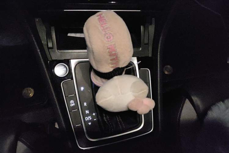 Used Volkswagen Golf 2020 Charming Edition 280TSI DSG R-Line Gear Lever