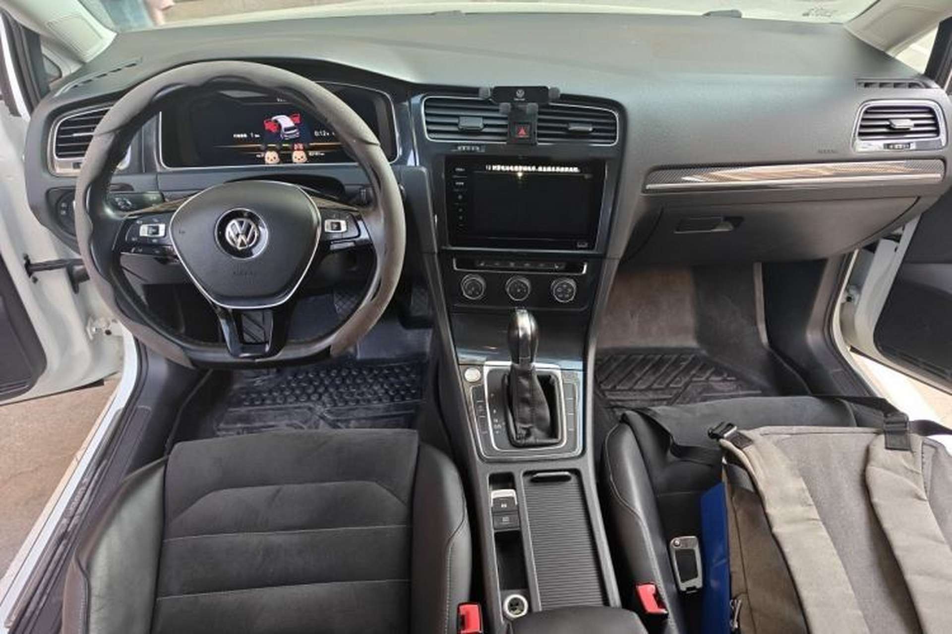 Used Volkswagen Golf 2020 280TSI DSG Luxury Edition Center Console