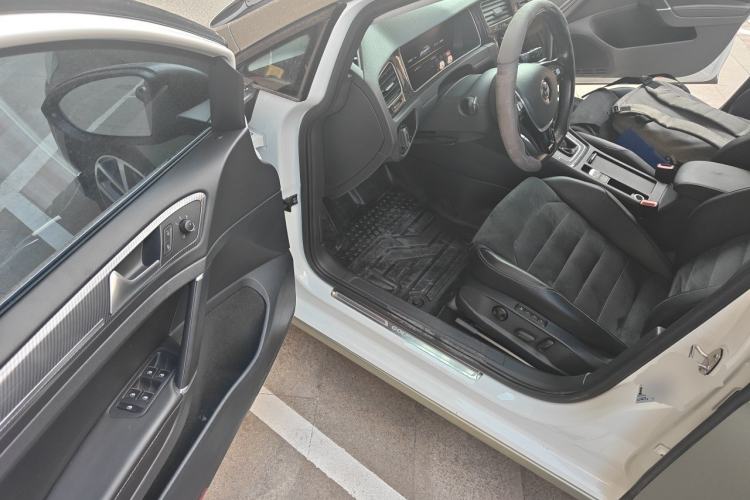 Used Volkswagen Golf 2020 280TSI DSG Luxury Edition Driver Seat