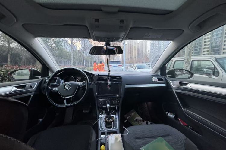 Used Volkswagen Golf 2020 Zhiai Edition 280TSI DSG Comfort Model Interior 1