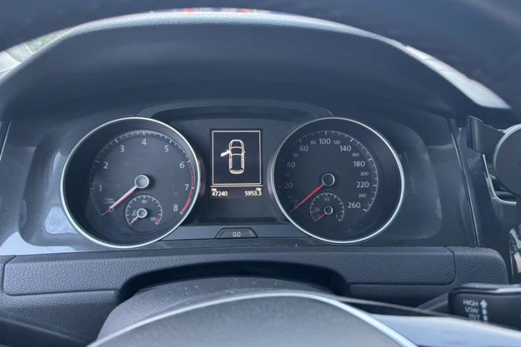 Used Volkswagen Golf 2020 Zhiai Edition 280TSI DSG Comfort Model Odometer Close Up