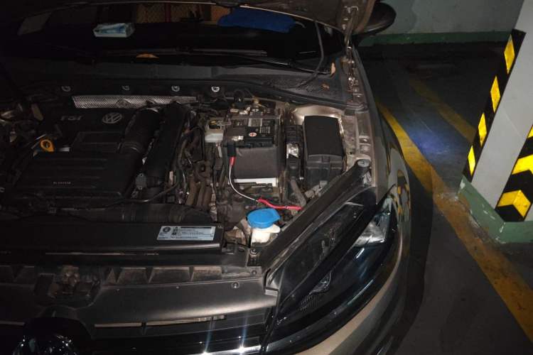 Used Volkswagen Golf 2020 200TSI DSG Comfortable and Ambitious Edition Engine Bay Left