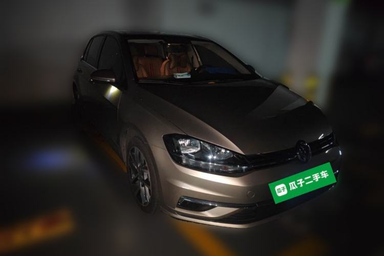 Used Volkswagen Golf 2020 200TSI DSG Comfortable and Ambitious Edition Front Right 45 Deg