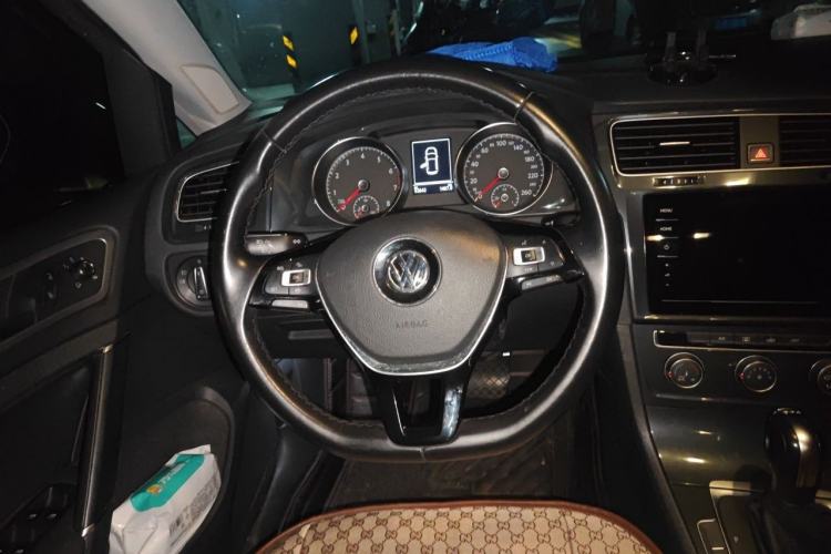 Used Volkswagen Golf 2020 200TSI DSG Comfortable and Ambitious Edition Steering Wheel