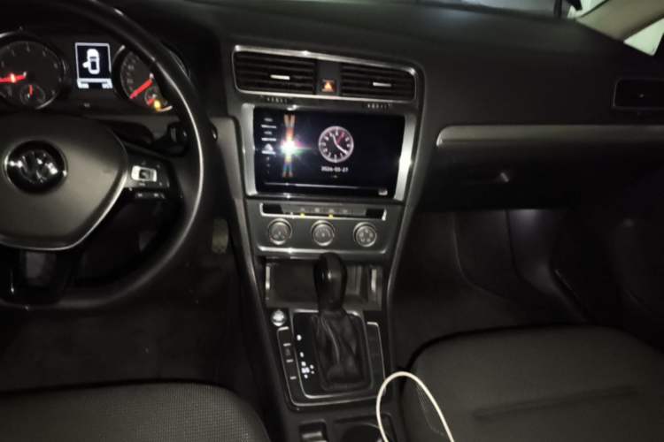 Used Volkswagen Golf 2020 Zhiai Edition 280TSI DSG Comfort Model Audio And AC Panel