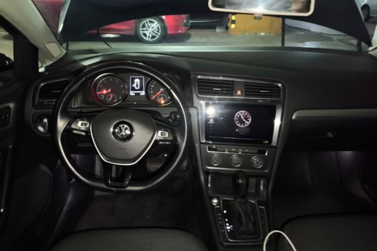 Used Volkswagen Golf 2020 Zhiai Edition 280TSI DSG Comfort Model Center Console