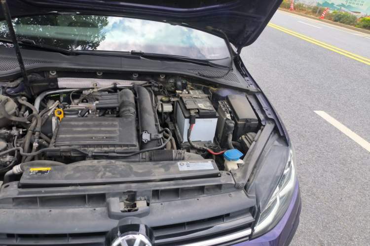 Used Volkswagen Golf 2020 Charming Edition 280TSI DSG R-Line Engine Bay Left