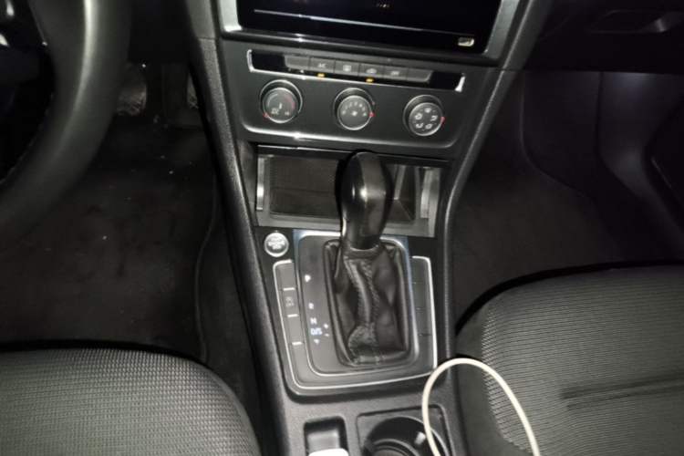 Used Volkswagen Golf 2020 Zhiai Edition 280TSI DSG Comfort Model Gear Lever