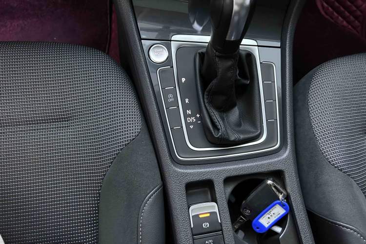 Used Volkswagen Golf 2020 Zhiai Edition 280TSI DSG Comfort Model Gear Lever