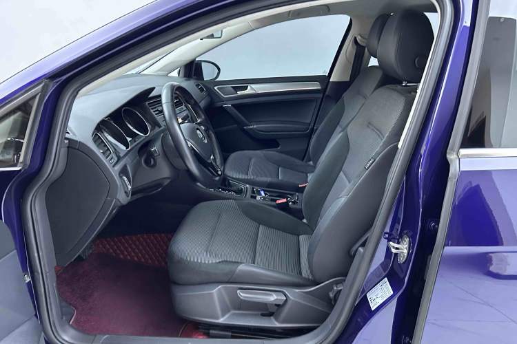 Used Volkswagen Golf 2020 Zhiai Edition 280TSI DSG Comfort Model Interior 1